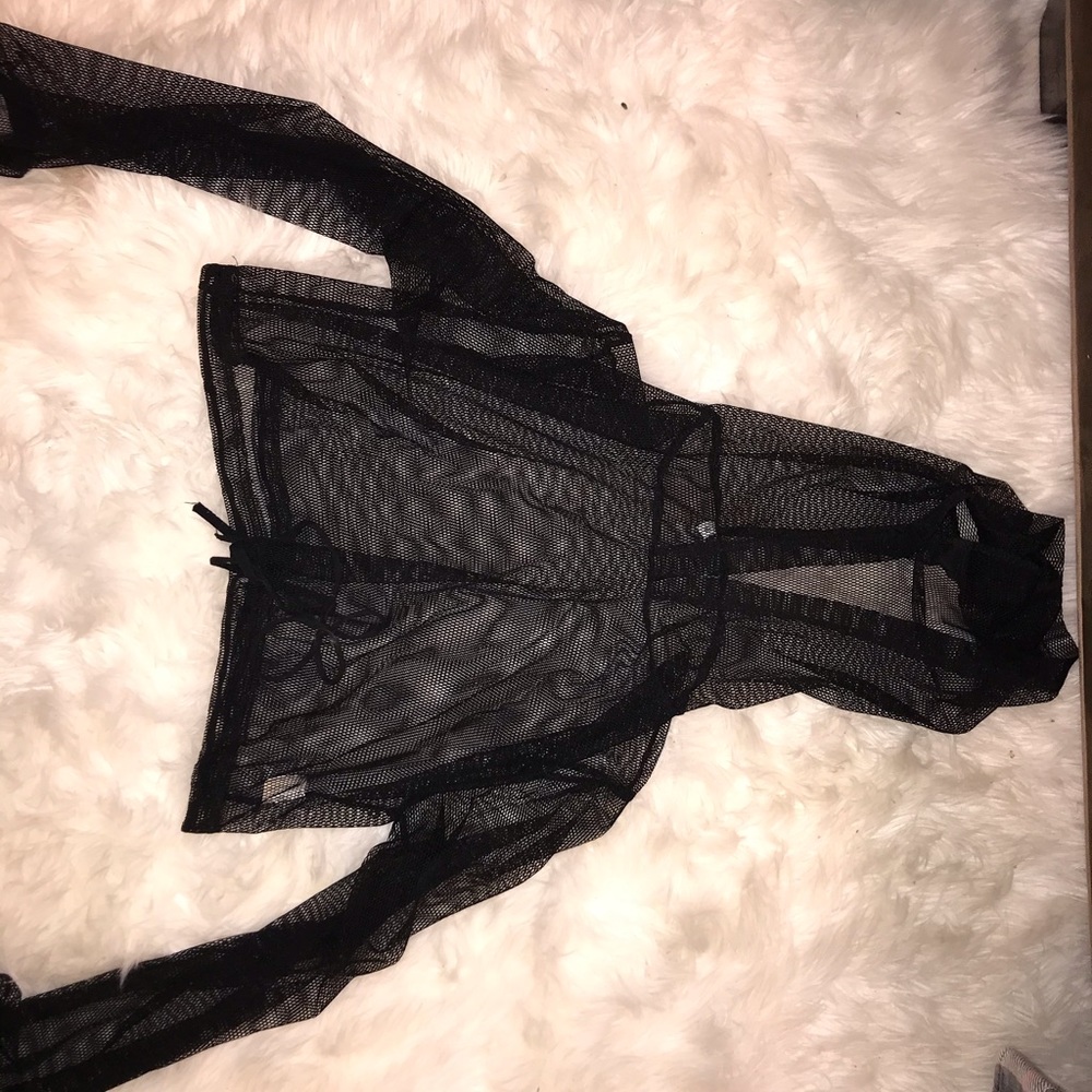 Black mesh crop top!